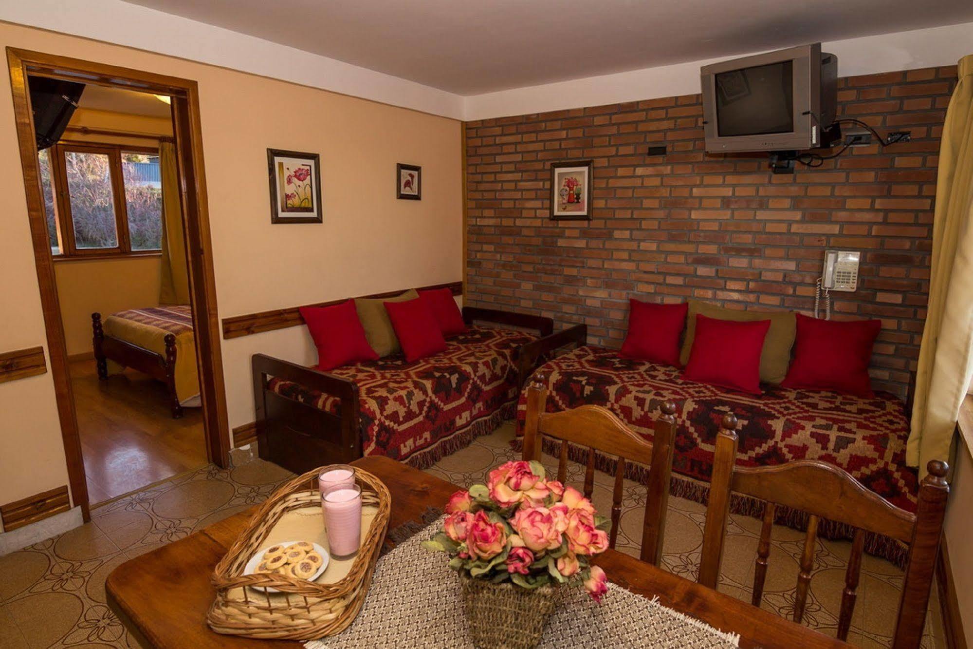 Lejano Nahuel Hotel San Carlos de Bariloche Bagian luar foto